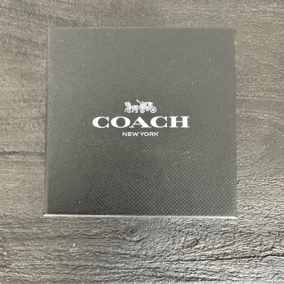 Coach Women’s Perry Watch – Multicolor Canvas Strap – 36mm - Picture 6 of 6